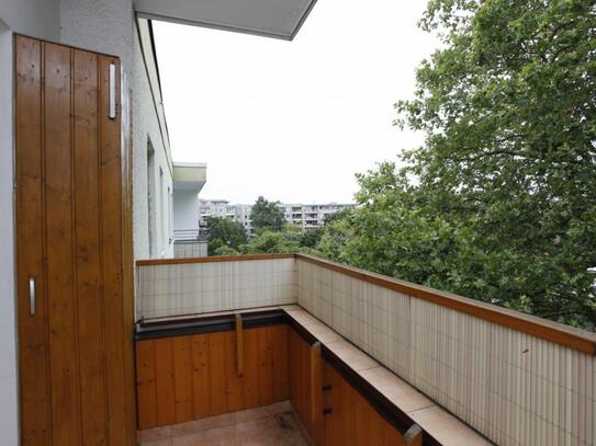 Cosy double bedroom in a 4-bedroom flat, close to the U Otisstr. (Berlin) metro station