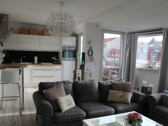 Luminous 2-bedroom apartment with balcony in Kollwitzkiez