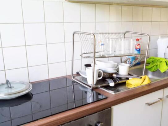 Comfy single bedroom in a 4-bedroom apartment near U Grenzallee (Berlin) transport station