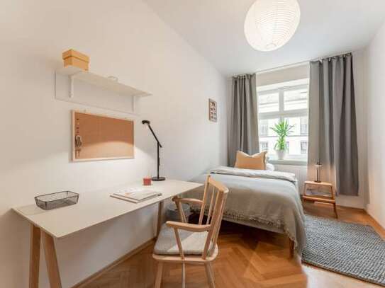 Zimmer zu vermieten in möblierter Coliving-Wohnung