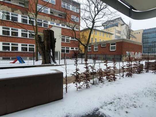 Zimmer zu vermieten in einer Wohnung mit 3 Schlafzimmern in Berlin