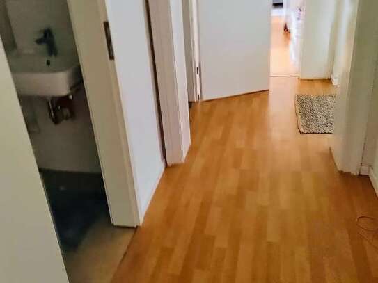 Zimmer zu vermieten in 4-Zimmer-Wohnung in München