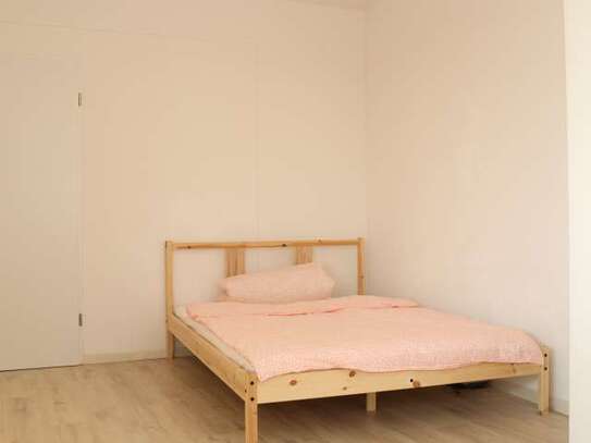 Zimmer zu vermieten in 4-Zimmer-Wohnung in Mitte, Berlin