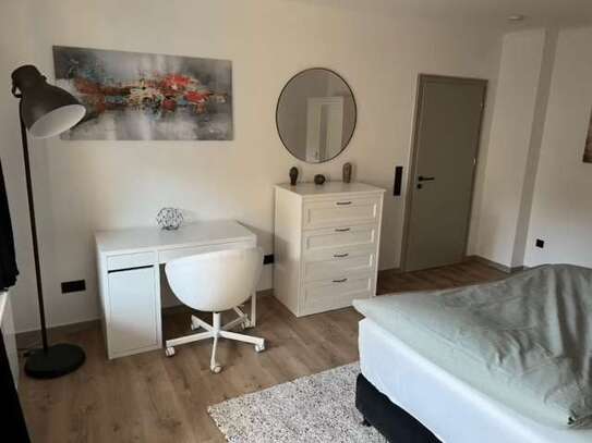 Zimmer zu vermieten in 4-Zimmer-Wohnung im Westend, Frankfurt