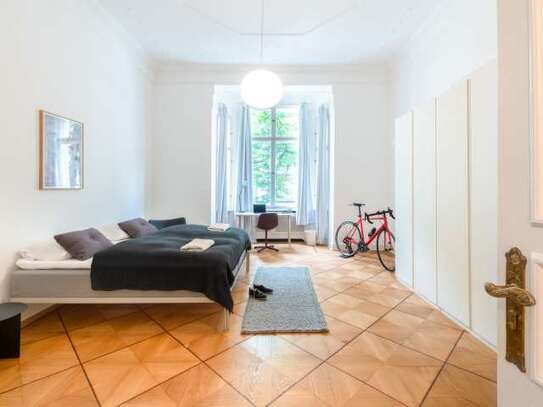 Zimmer zu vermieten in 6-Zimmer-Wohnung in Berlin