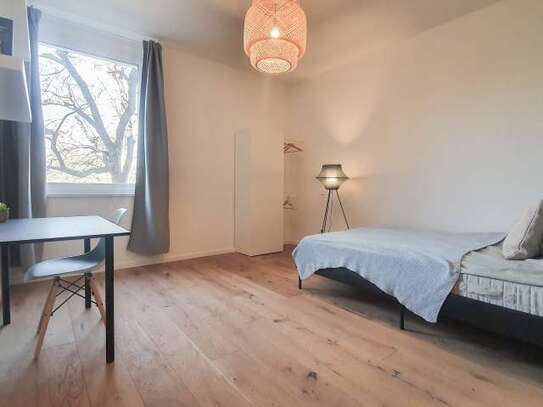 Zimmer zu vermieten in Wohnung mit 4 Schlafzimmern in Berlin