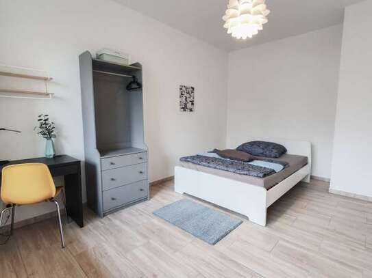 Zimmer zu vermieten in Wohnung mit 8 Schlafzimmern in Berlin