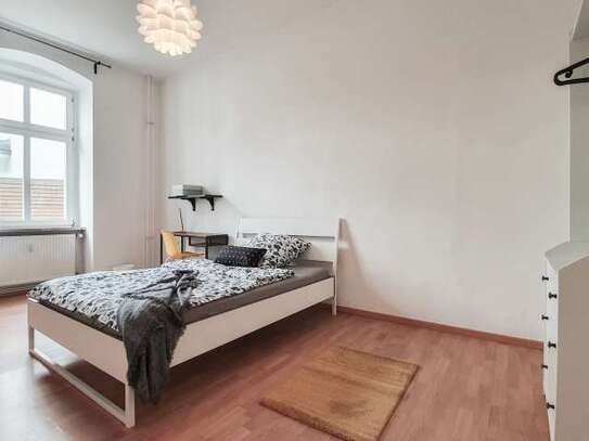 Zimmer zu vermieten in Wohnung mit 4 Schlafzimmern in Berlin