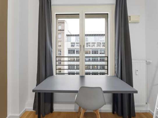 Zimmervermietung in einer 5-Zimmer-Wohnung in der Friedrichstraße