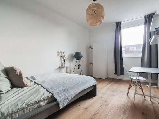 Zimmer zu vermieten in einer Wohnung mit 3 Schlafzimmern in Berlin