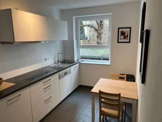 Zimmer zu vermieten in 3-Zimmer-Wohnung in Frankfurt