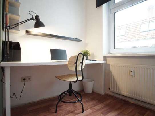 Zimmer zu vermieten in 5-Zimmer-Wohnung, Hochzeit, Berlin