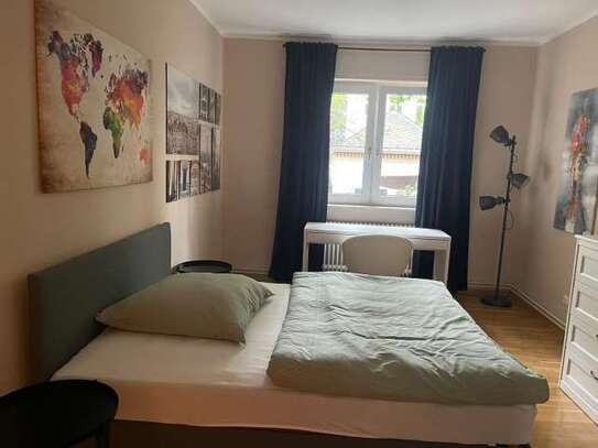 Zimmer zu vermieten in 3-Zimmer-Wohnung in Frankfurt