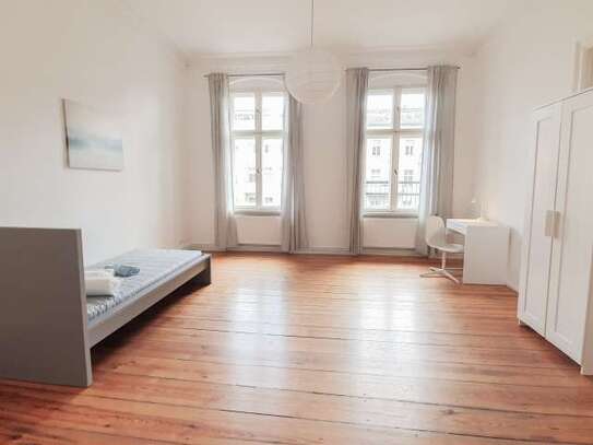 Zimmer zu vermieten in einer Wohnung mit 3 Schlafzimmern in Berlin