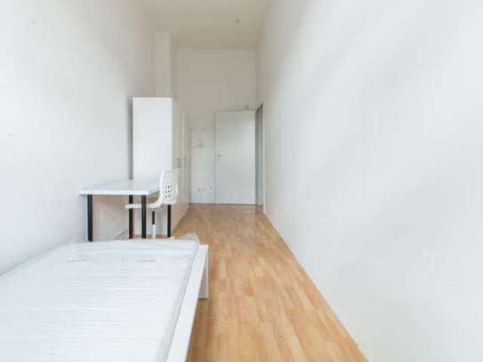 Zimmer in 5-Zimmer-Wohnung in Tempelhof-Schöneberg Berlin