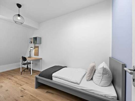 Zimmer zu vermieten in Wohnung mit 5 Schlafzimmern in Berlin