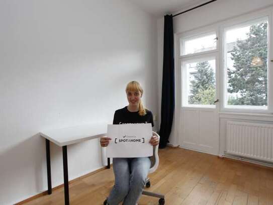 Gemütliches Zimmer in 3-Zimmer-Wohnung in Neukölln, Berlin
