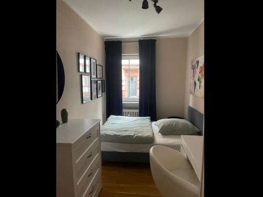 Zimmer zu vermieten in 3-Zimmer-Wohnung in Frankfurt