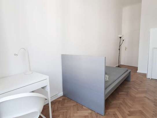 Luftiges Zimmer zu vermieten in Schillerkiez, Berlin