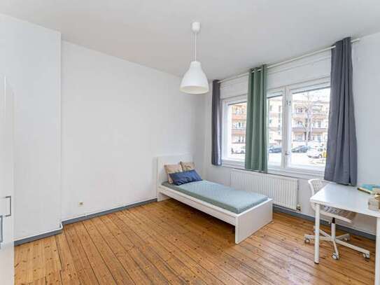 Helles Zimmer in einem Apartment mit 2 Schlafzimmern in Neukölln, Berlin