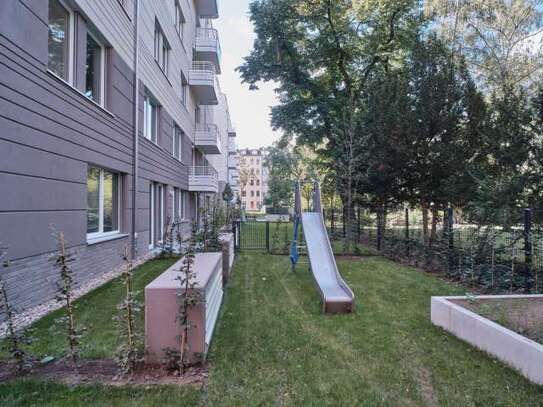 Zimmer in Wohngemeinschaft in Neubau. Hochzeit. Berlin