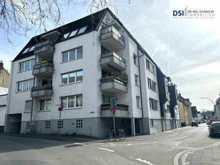 Köln-Poll: Helle 3-Zimmer-Wohnung mit Balkon und Garage in Rheinnähe