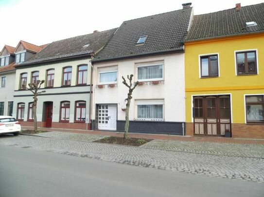 Wohnhaus in Brüel mit Doppelgarage in zentraler Lage