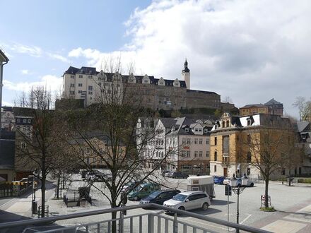 Modernes Büro mit Balkon und Schloßblick!