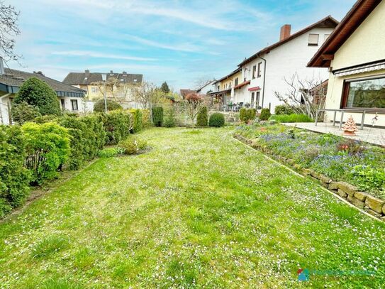 Freistehendes Einfamilienhaus mit idyllischem Garten und modernem Grundriss