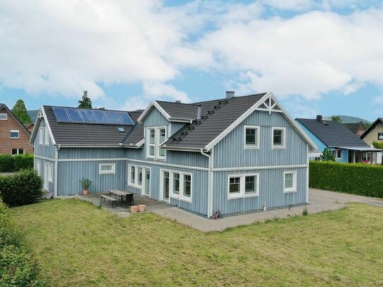 Skandinavisches Energieeffizienzhaus mit separater Einliegerwohnung