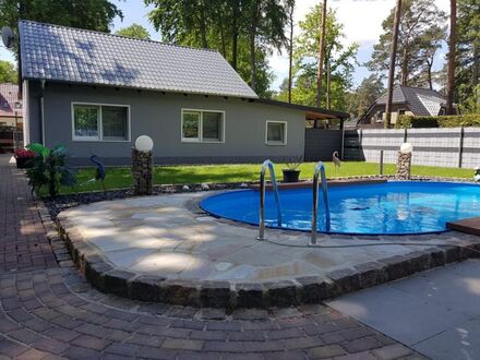 DEUTSCHMANN IMMOBILIEN ***** ivd Erstaunliches Platzwunder mit Pool in gefragter Lage von Bernau!