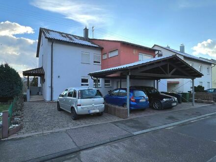 Vermietetes Mehrfamilienhaus mit Garten, einer Garage und 3 Carports in Knittlingen