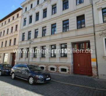 Attraktives Mehrfamilienhaus mit Zufahrt, Stellplätzen u. Ausbaureserve am halleschen Paulusviertel