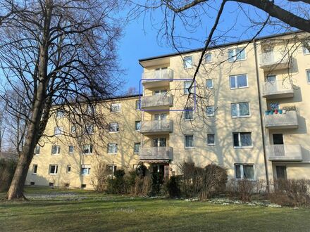 Gut geschnittene 3-Zimmerwohnung mit Südwest-Balkon in Bogenhausen! Wer braucht hier noch ein Auto?