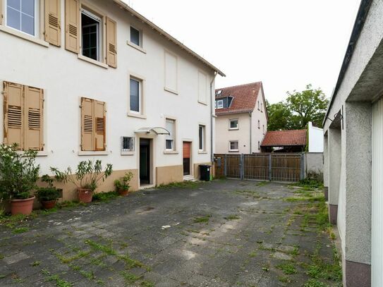 5-Familienhaus und Doppelbungalow auf einem Grundstück in Darmstadt-Arheilgen