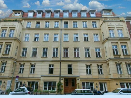 Exklusive Dachgeschosswohnung: 4 Zimmer, 3 Bäder, nah Friedrichstraße als Kapitalanlage