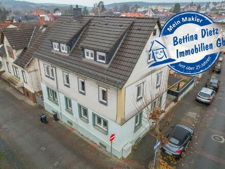 DIETZ: Großes, saniertes Einfamilienhaus mit Garten und Hof für die ganze Familie in Bad-König!