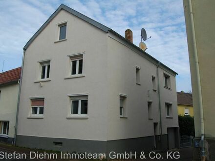 Geräumiges und renoviertes 7-Zimmer-Haus in zentraler Lage von Freimersheim zu verkaufen