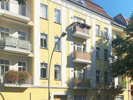 Frisch renovierte Altbauwohnung mit 2 Balkonen