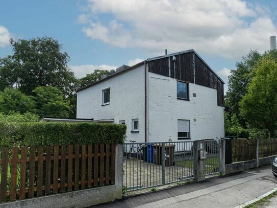 • EINFAMILIENHAUS MIT POTENTIAL IN FORSTENRIED • GROSSER SÜD-GARTEN •