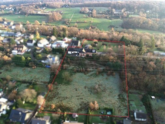 Ländliches Mehrgenerationenhaus in Aussichtslage mit Ställen und angrenzenden Grünlandflächen