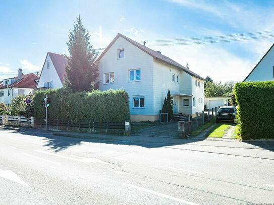 Geräumiges Traumhaus mit weitläufigem Garten