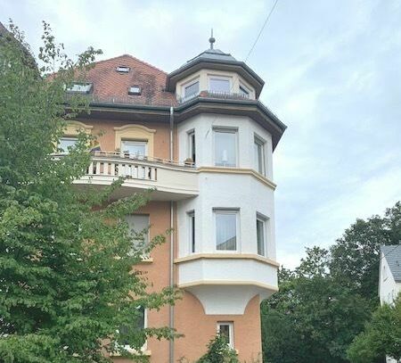 Traumaussicht inklusive! 5-Zi-Altbauwohnung in Stuttgart-West mit Dachterrasse und EBK! Objekt-Nr. 2651