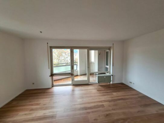 Goßzügige drei Zimmer / Dachgeschosswohnung in Staufen