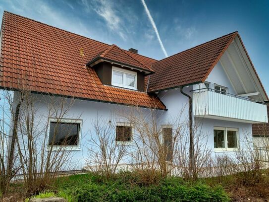 Großes, gepflegtes Zweifamilienhaus in Roßfeld mit 4 Stellplätzen | EG Wohnung sofort frei