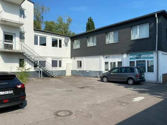 Büro/Praxisflächen (100 - 500 qm) mit Parkplätzen vor der Tür in Langenfeld