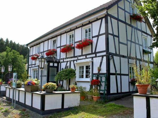 Idyllischer LANDGASTHOF, Biergarten, Gästezimmer, 3.249 m² Grundstück (Anbau/Nutzungsänderung mögl.)