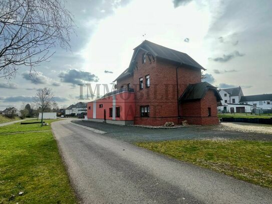 "EVENTBAHNHOF" MIT VIELEN NUTZUNGSMÖGLICHKEITEN UND 2 WOHNUNGEN IN REINSFELD