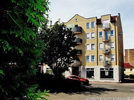 Moderne 2-Raum-WE mit Einbauküche, Aufzug, Balkon und Außenjalousien !