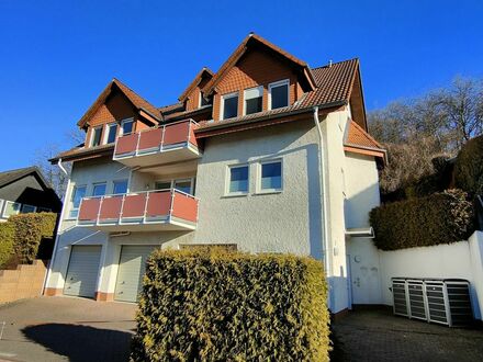 Attraktives Zweifamilienhaus in bevorzugter Lage von Taunusstein-Hahn mit tollem Fernblick